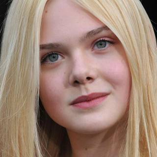 Elle Fanning iPhone wallpaper