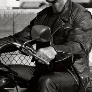 Arnold Schwarzenegger Phone wallpaper