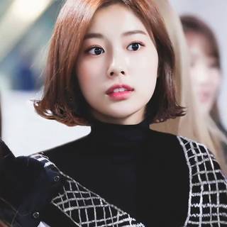 Kang Hyewon aesthetic wallpaper