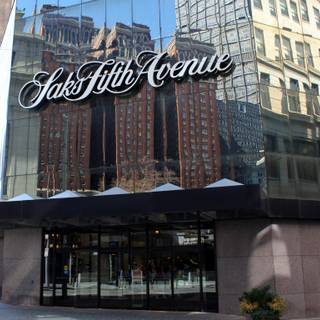 Saks 5th Avenue New York wallpaper