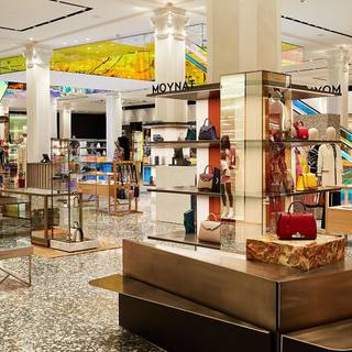 Saks 5th Avenue New York wallpaper