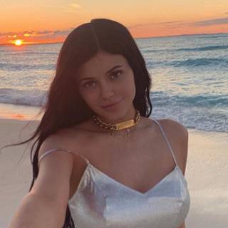 Kylie Jenner desktop 2019 wallpaper