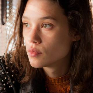 Àstrid Bergès-Frisbey wallpaper