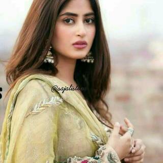 Sajal Aly wallpaper