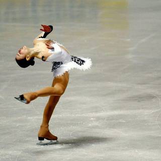 Ice skating desktop wallpaper