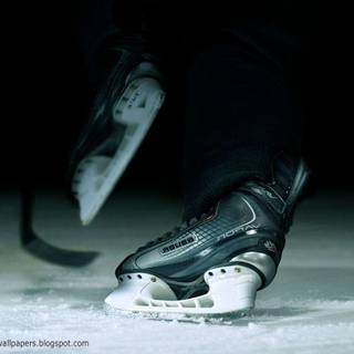 Ice skating desktop wallpaper