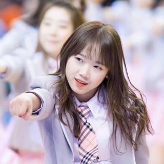 Choi Yoo-jung wallpaper