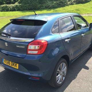 Baleno white wallpaper