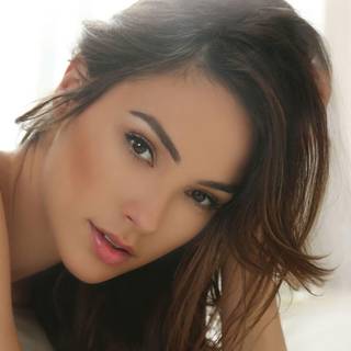 Gal Gadot desktop wallpaper