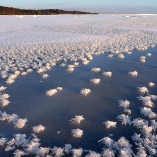 Frozen lake wallpaper