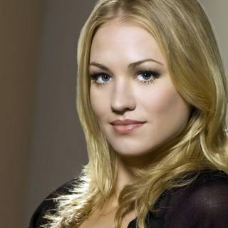 Yvonne Strahovski desktop wallpaper