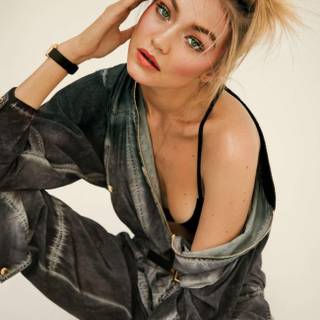 Gigi Hadid iPhone wallpaper