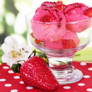 Strawberry ice cream wallpaper