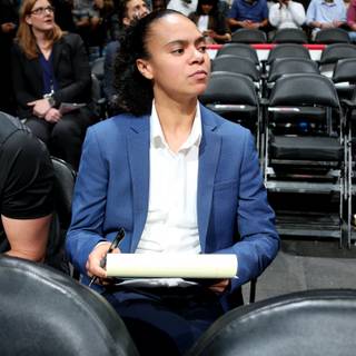 Kristi Toliver wallpaper