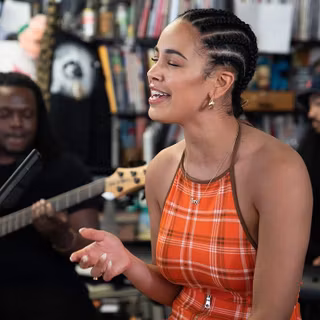 Jorja Smith desktop wallpaper