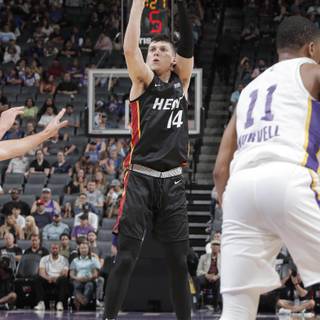 Tyler Herro wallpaper