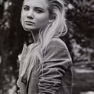 Freya Allan wallpaper