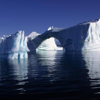 Windows 10 South Pole desktop wallpaper