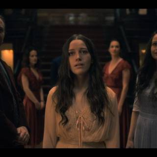 Victoria Pedretti wallpaper