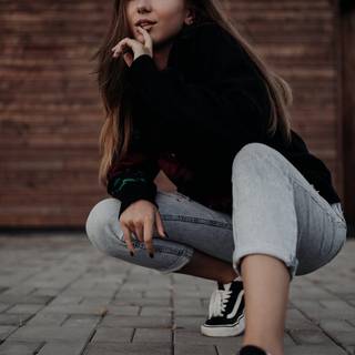 Supreme girl wallpaper