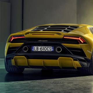 Lamborghini Huracan EVO RWD wallpaper