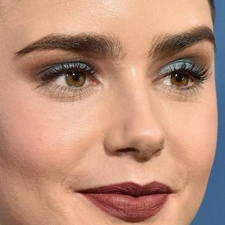 Lily Collins close-up wallpaper