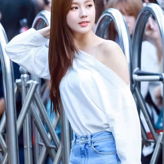 Miyeon iPhone wallpaper