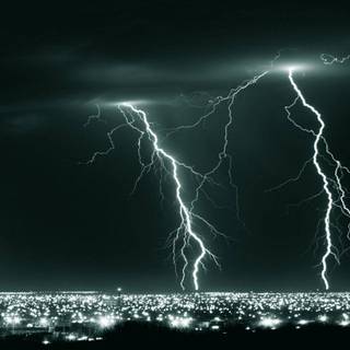 Lightning desktop wallpaper