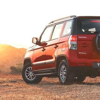 Mahindra TUV 300 Plus wallpaper