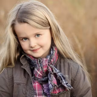 Sweet girl baby wallpaper