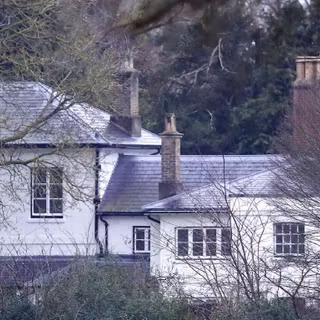 Frogmore Cottage wallpaper