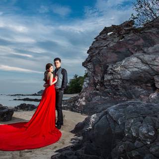 Hug throug computer wallpaper