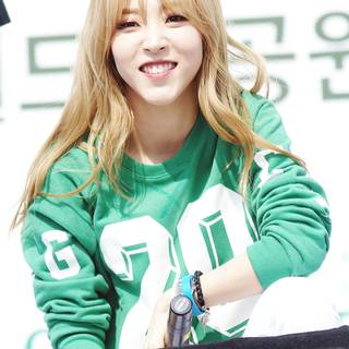 Moonbyul iPhone wallpaper