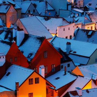 Winter evening town wallpaper
