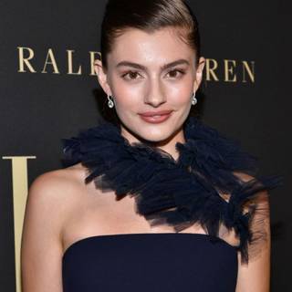 Diana Silvers wallpaper