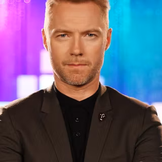 Ronan Keating 10 Years of Hits wallpaper