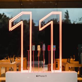 HD iPhone 11 screensaver wallpaper