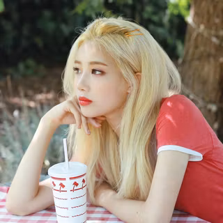 Loona for desktop wallpaper