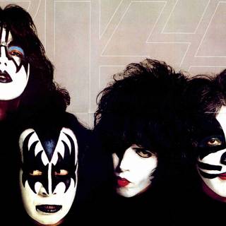 Kiss desktop wallpaper