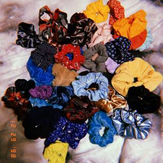 Scrunches aesthetic wallpaper