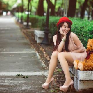 Sitting HD desktop girls wallpaper