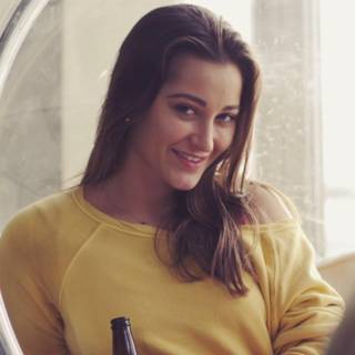 Dani Daniels desktop wallpaper