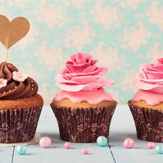 Valentines Day cupcakes wallpaper