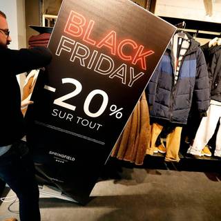 Springfield fashion brand wallpaper