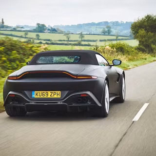 Aston Martin Vantage Roadster 2020 wallpaper