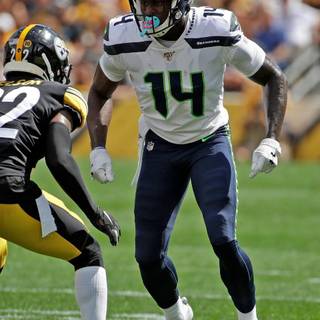 DK Metcalf wallpaper