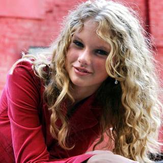 Taylor Swift UHD wallpaper