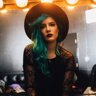 Halsey Manic desktop wallpaper