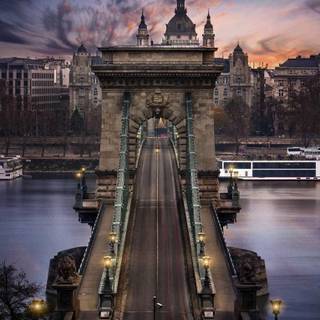 Phone Budapest wallpaper