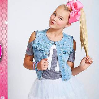 Jojo Siwa toy wallpaper
